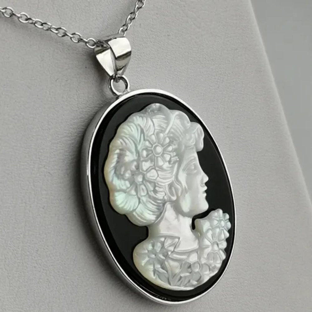 Cameo pendant Onyx mother of pearl onyx necklace - Picture 6 of 9